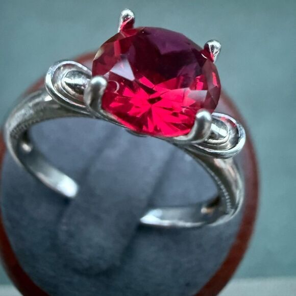 Silver Tone Statement Ring with Large Red Faceted Stone – Size 10 - Picture 16 of 17